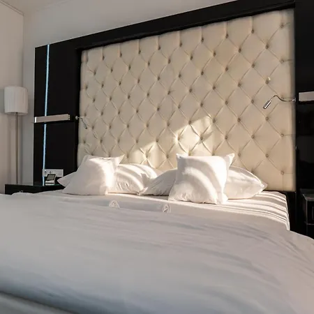 Titan Centrum Aparthotel *