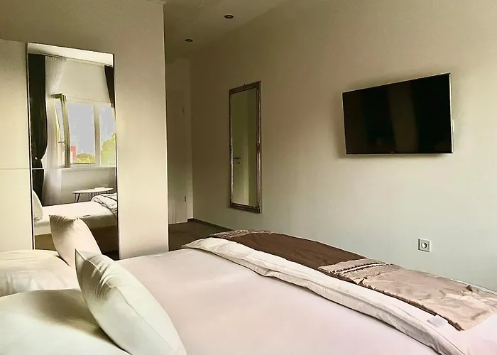 Titan Centrum Aparthotel 3*